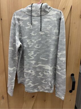 Legends Hawthorne Tech Hoodie in Grey/ Light Grey Camo